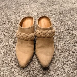 Universal Thread Braided Beige Mules